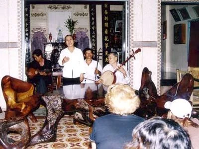 Một cảnh đờn ca tài tử ở Nam Bộ (Ảnh: Người Viễn Xứ).