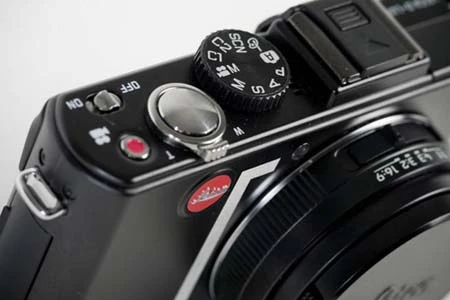 Leica D-Lux 5 phiên bản Red Bull Illume không để bán ảnh 4