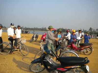 Rạng sáng 23-10: Phát hiện thêm một thi thể trôi trên vùng biển ở thị xã Cửa Lò, Nghệ An ảnh 1