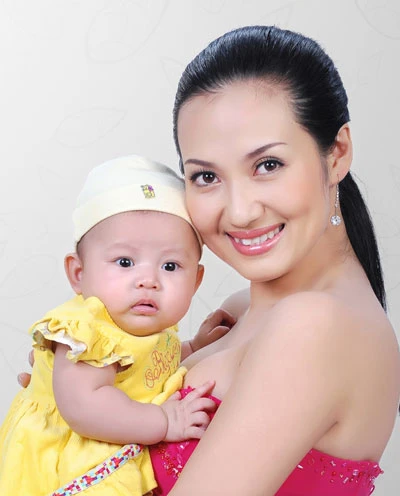 MC Phương Thảo khoe con gái yêu ảnh 7 MC Phương Thảo khoe con gái yêu ảnh 7