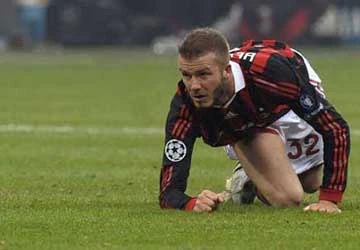 Beckham "ngậm bồ hòn làm ngọt" với MU ảnh 1