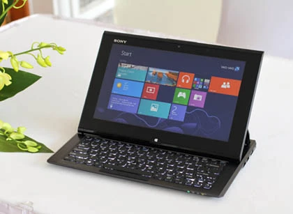Dùng thử laptop "biến hình" với bàn phím trượt của Sony ảnh 1