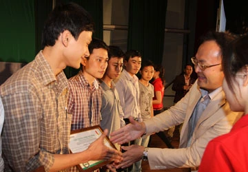 Bridgestone đồng hành cùng sinh viên Việt Nam ảnh 1 Bridgestone đồng hành cùng sinh viên Việt Nam ảnh 1