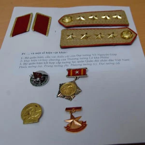 Người sở hữu kỷ vật của gần 100 vị tướng ảnh 1