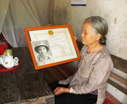 Về Lam Hạ nghe chuyện 10 nữ dân quân anh hùng ảnh 3