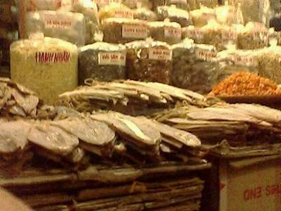 Nguy cơ khó lường từ những gói gia vị ảnh 1
