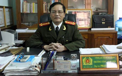 Xe khách bị lũ cuốn không phải do chạy trốn cảnh sát giao thông ảnh 1