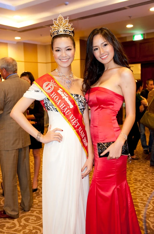 Thùy Dung, Mai Phương Thúy khoe sắc ảnh 1