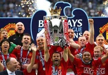 MU không được nhận Cup thật ảnh 1