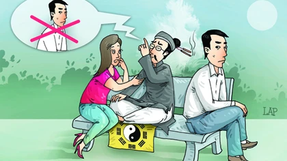 Coi bói bỏ việc, bỏ người yêu ảnh 1