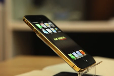 iPhone 5 đúc vàng nguyên khối giá 380 triệu tại Việt Nam ảnh 5