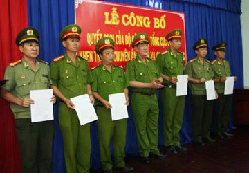 Phá băng cướp có súng, ma túy “khủng” ảnh 1