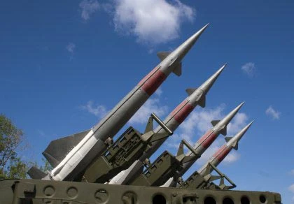 Iran vẫn vận chuyển vũ khí cho Syria, bất chấp lệnh cấm vận ảnh 1