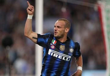 MU chiêu mộ Sneijder: Phải chờ sau Siêu cúp Italia ảnh 1
