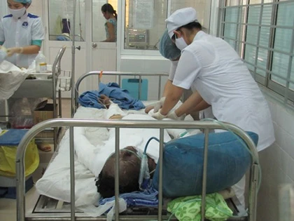 Cháy tàu tại cảng Dung Quất, 2 người bị phỏng nặng ảnh 1