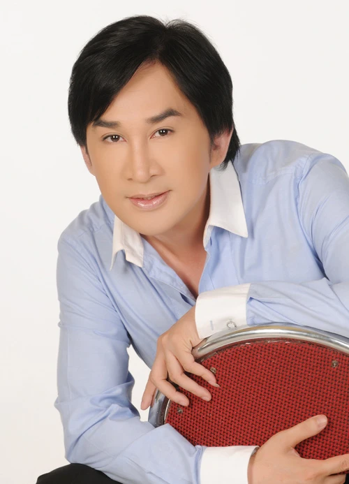 Kim Tử Long trở lại sân khấu sau scandal nghi vấn đánh bạc ảnh 1