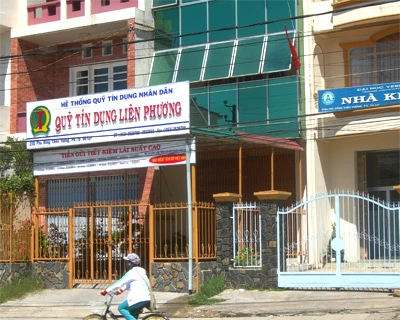 Cướp vàng giữa ban ngày trước cửa quỹ tín dụng ảnh 1 Cướp vàng giữa ban ngày trước cửa quỹ tín dụng ảnh 1