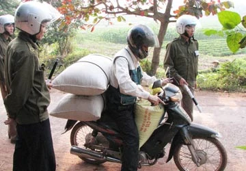 Công an xã: Có lệnh mới được phạt giao thông ảnh 1