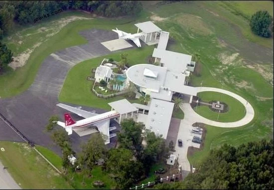 Thăm nhà siêu sao phim hành động John Travolta ảnh 1