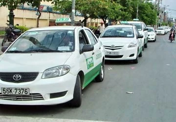 Kiểm soát taxi: Siết xe nhà, thả xe ngoài ảnh 1