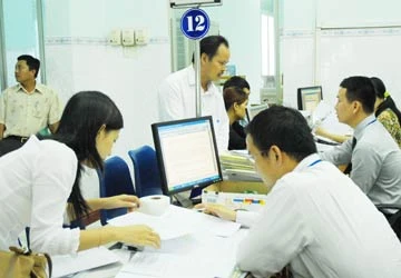 Hạn chế “cầm dấu công chứng đi dạo”? ảnh 1