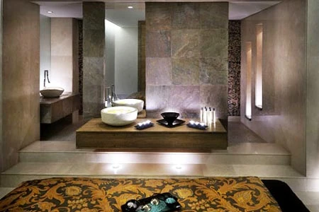 Vào trong tháp Dubai chọc trời vừa bị sét đánh ảnh 17