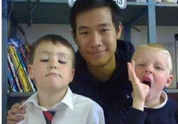 Anh chàng du học sinh đi làm... "vú em" ảnh 1