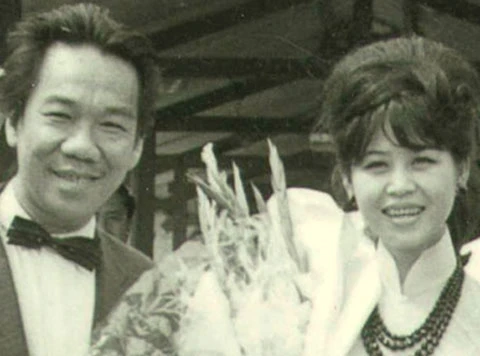 Ca sĩ Bạch Yến (phải) và nhạc sĩ Trần Văn Trạch, em trai Giáo sư Trần Văn Khê. Ảnh tư liệu Ca sĩ Bạch Yến (phải) và nhạc sĩ Trần Văn Trạch, em trai Giáo sư Trần Văn Khê. Ảnh tư liệu