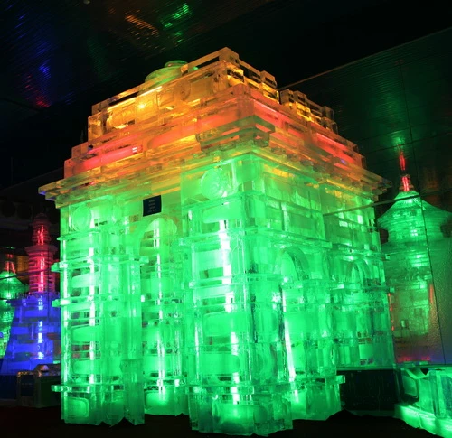 Chiêm ngưỡng tác phẩm điêu khắc trên băng ảnh 6