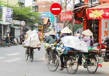 Dân tự giác, cán bộ phải uy nghiêm ảnh 1