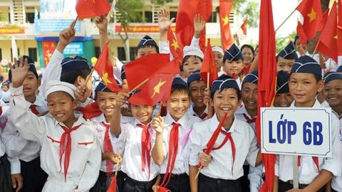 Để hòa nhập được với xã hội hiện đại ngày nay thì trẻ phải năng động, tự chủ và biết phản bác lại những điều bất hợp lý. Ảnh: Phạm Hải