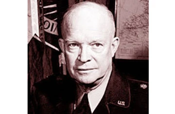 Tổng thống Mỹ thứ 34 Dwight Eisenhower: Lạ cho mặt sắt cũng ngây… ảnh 1