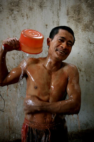 Những người làm việc "dưới âm phủ" ảnh 11 Những người làm việc "dưới âm phủ" ảnh 11