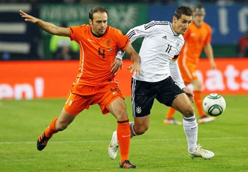 Toàn cảnh euro 2012: Tử thần và hoa hồng ảnh 1