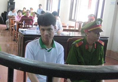 Trực tiếp phiên xử sơ thẩm kỳ án vườn mít lần 3: Điều tra viên làm ẩu, phải xử lý ai? ảnh 3 Trực tiếp phiên xử sơ thẩm kỳ án vườn mít lần 3: Điều tra viên làm ẩu, phải xử lý ai? ảnh 3