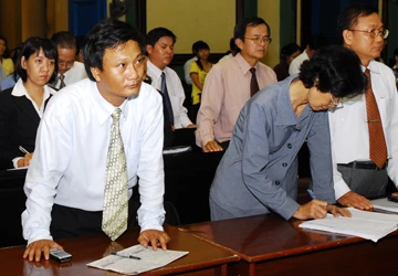 Luật sư không được… chơi xấu đồng nghiệp ảnh 1