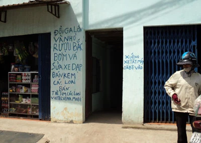 Bênh em nhuộm tóc vàng, bị đâm chết ảnh 1