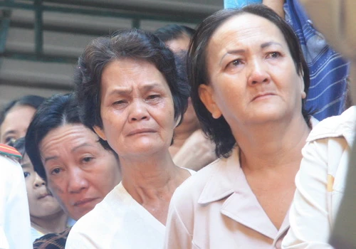 Đại bàng đã về với đất thép ảnh 1