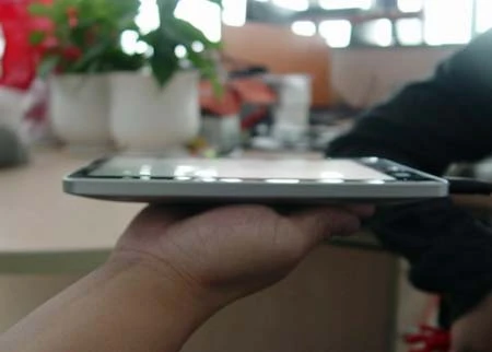 iPad "nhái" chạy Android giá chỉ 130 USD ảnh 6