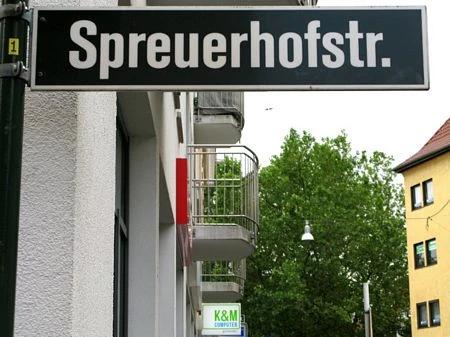 Đức lo mất danh hiệu phố hẹp nhất hành tinh ảnh 2