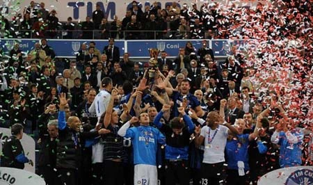 Chùm ảnh: Danh hiệu đầu tiên trong mùa giải của Inter Milan ảnh 2