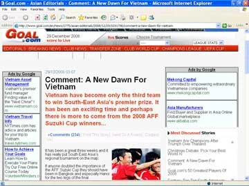 Bài viết ca ngợi của Goal.com (ảnh nhỏ). Ảnh: QUANG THẮNG – GOAL