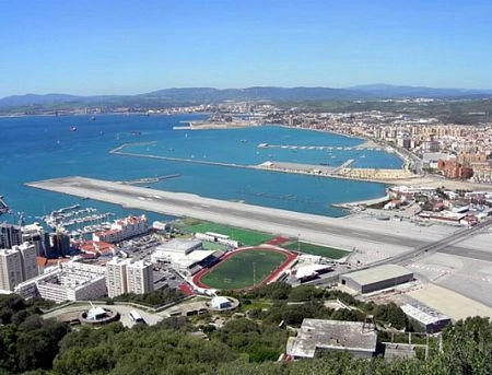 10 sân bay cảnh quan đẹp nhất thế giới ảnh 8