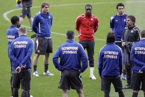 Thầy trò Claude Puel đang hướng về mùa giải mới - Ảnh: AP