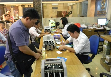 Xếp hàng mua vàng ở SJC ảnh 1