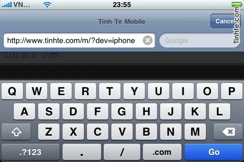 Điện thoại cũng sử dụng bàn phím QWERTY