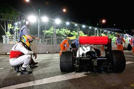 Những khoảnh khắc ấn tượng mùa F1 2010 ảnh 5