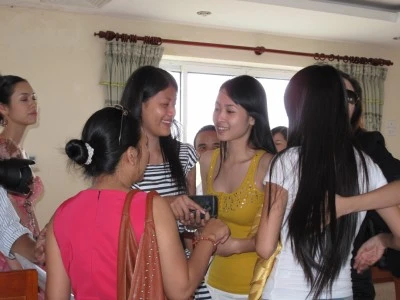 Cận cảnh đêm chung kết cuộc thi Hoa hậu Việt Nam 2010 ảnh 17