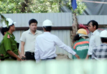 Ngã từ tầng 12 xuống, một công nhân thoát chết hi hữu ảnh 1