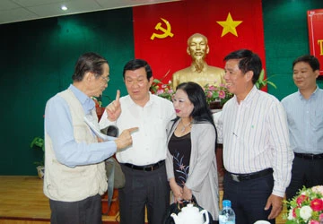 Cử tri bức xúc chuyện phí giao thông ảnh 1 Cử tri bức xúc chuyện phí giao thông ảnh 1